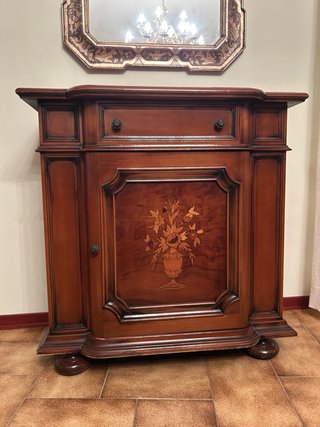 Credenza in legno classico