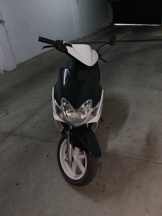 YAMAHA JOG Scooter Negro/Blanco