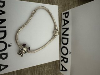 Pulsera Pandora con Charm de Stitch