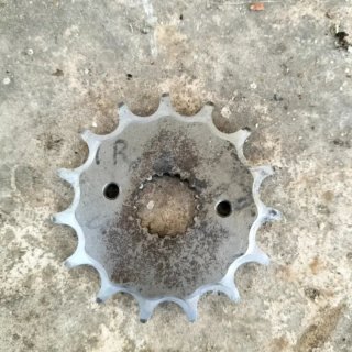 Piñón de ataque y placa retención Honda TRX 400