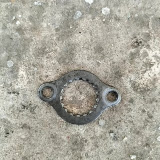 Piñón de ataque y placa retención Honda TRX 400