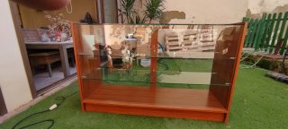 Mostradores expositor cristal y madera son 2