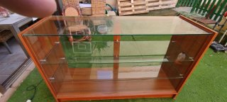 Mostradores expositor cristal y madera son 2