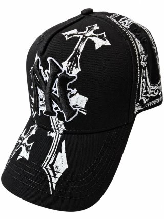 Gorra Negra con Diseño Cruz NY