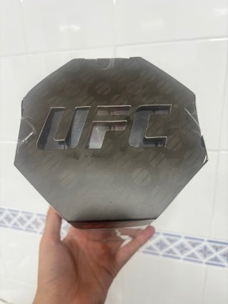 Figura UFC Ilia Topuria limitada.