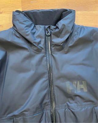 320€-->170€ Cazadora Helly Hansen Negra nueva