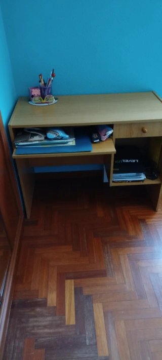 Mesa de escritorio de madera