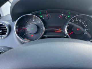 Peugeot 3008 1.6HDI 115CV AŃO 2014