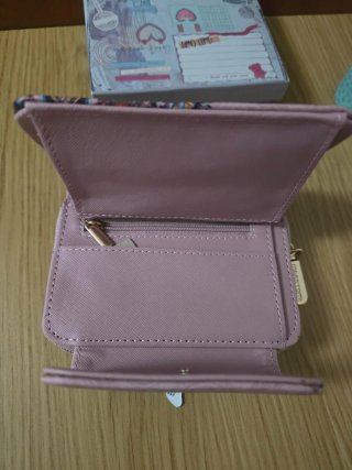 CARTERA -MONEDERO BOHEMIO. CON ETIQUETA