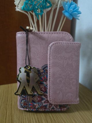 CARTERA -MONEDERO BOHEMIO. CON ETIQUETA