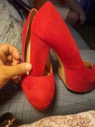 Zapatos de Tacón de Gamuza Rojos Talla 38y 37