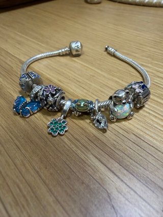 Pulsera Pandora con 8 Charms