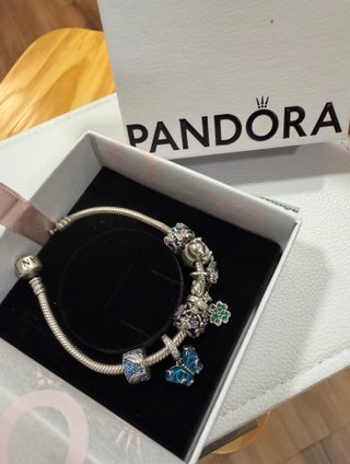 Pulsera Pandora con 8 Charms