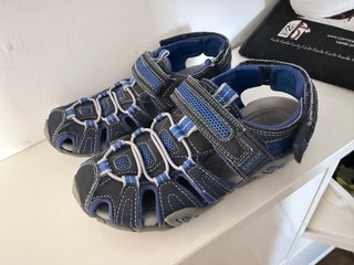 Sandalias Geox niño azul