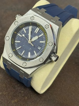 Reloj MOD  Estilo Aud Pig Acero y Caucho Azul