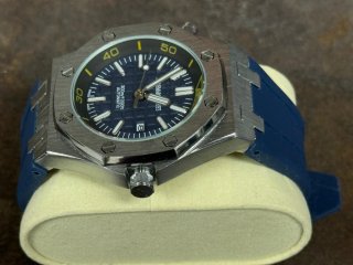 Reloj MOD  Estilo Aud Pig Acero y Caucho Azul