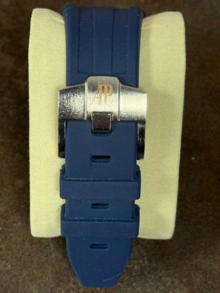 Reloj MOD  Estilo Aud Pig Acero y Caucho Azul