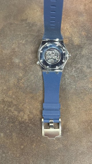 Reloj MOD  Estilo Aud Pig Acero y Caucho Azul