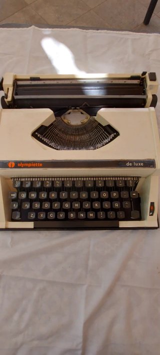 Máquina de escribir vintage Olympiette de Luxe