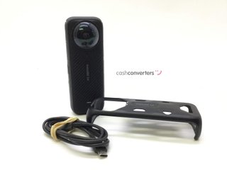 camara ultracompacta insta360 x4