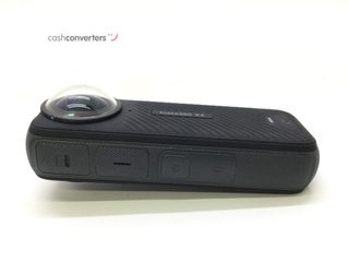 camara ultracompacta insta360 x4