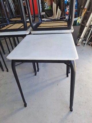 Taburetes bajos metal y madera Cosas de Ocasión