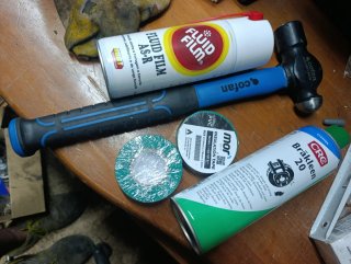 Kit de Ferramentas e Sprays de Manutenção