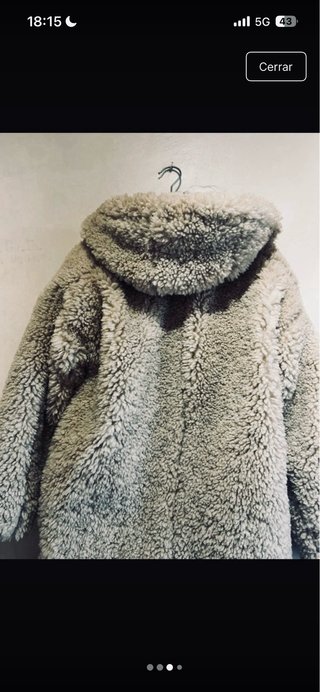Chaquetón pelo capucha Pull&Bear beige Talla M