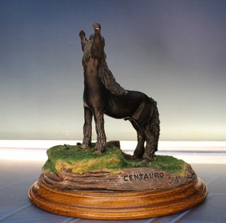 Figura, escultura de Centauro. J. Fernández, 1989.