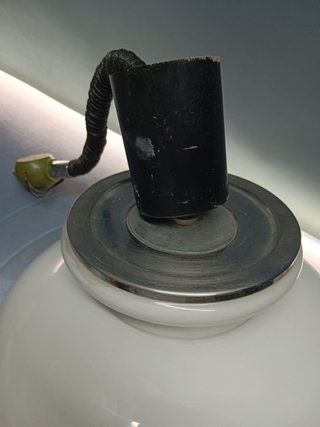 lampara de techo, opalina, cromada, vitage, años 70, plastico rigido, medidas: alto 70 cm, diametro, 35 cm. 1974, regulable rolly