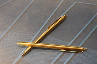 Paper Mate, bolígrafo y portaminas plaqué oro. USA. Vintage.