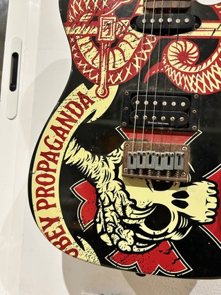 Guitarra Squier Telecaster OBEY