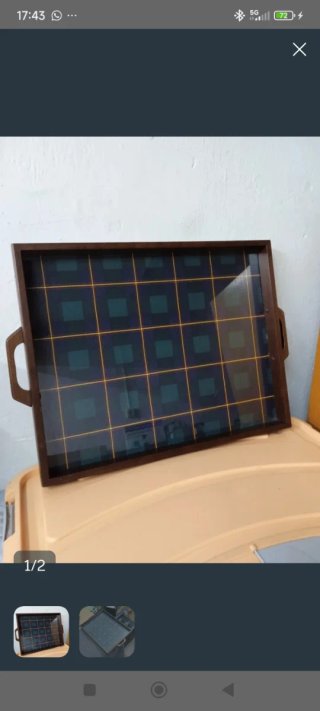 Bandeja Madera Diseño a cuadros y base de Cristal