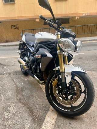 Triumph Street Triple 675