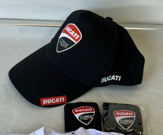 Gorra Ducati Corse y Funda Depósito
