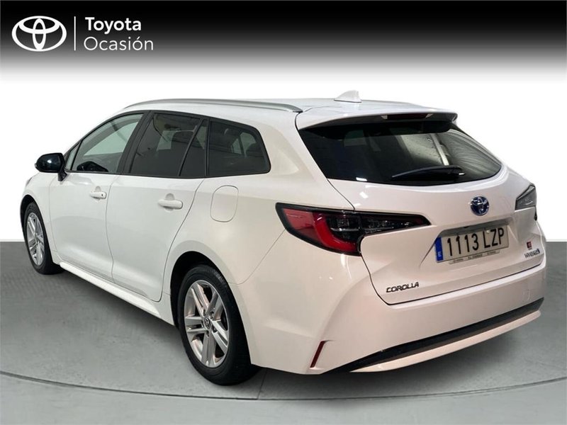 Toyota Auris 2022, foto 2