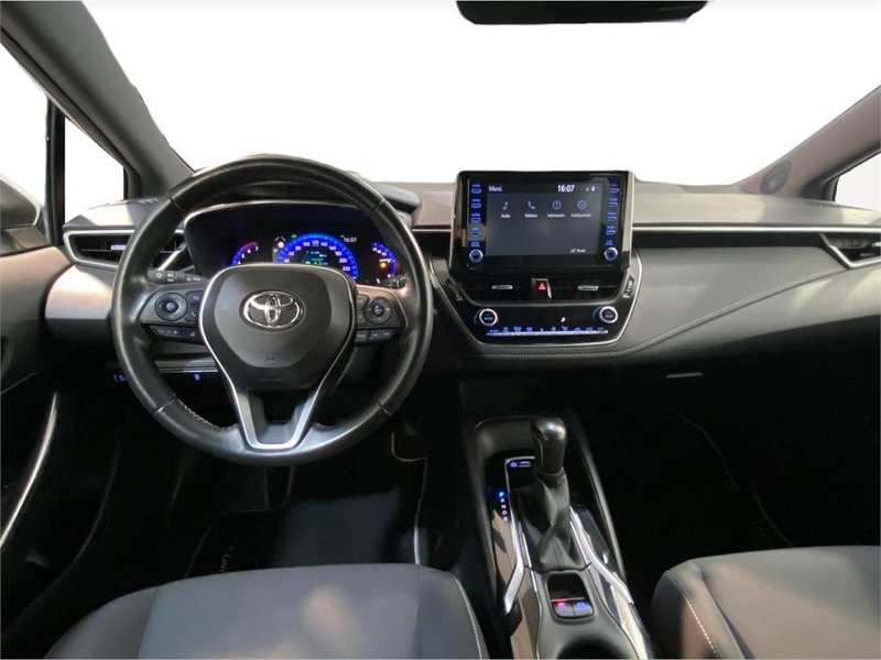 Toyota Auris 2022, foto 8