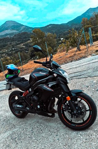 Kawasaki ER6n 650cc Negra