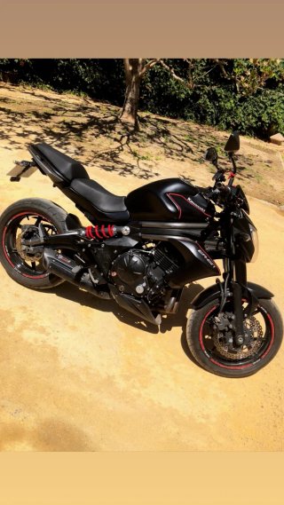 Kawasaki ER6n 650cc Negra