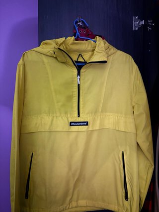 Chaqueta amarilla 2thousandone