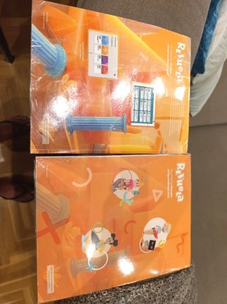 Libro Ciencias Sociales 4 primaria Revuela.Madrid