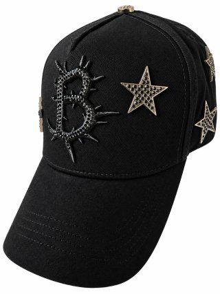 Gorra Negra con Detalles Dorados y B