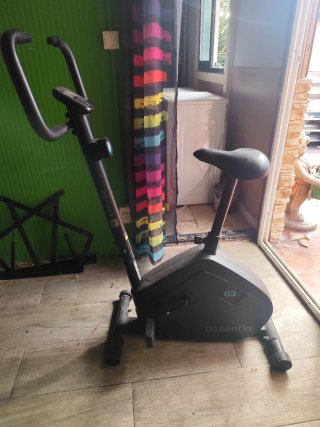 Bicicleta Estática Essential 03