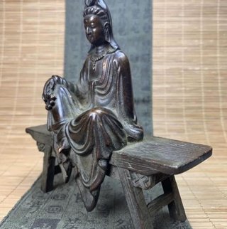 Figura Decorativa de Bronce