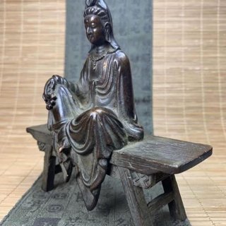 Figura Decorativa de Bronce
