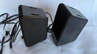 Altavoces Amazon Basics Negros