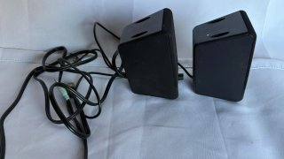 Altavoces Amazon Basics Negros
