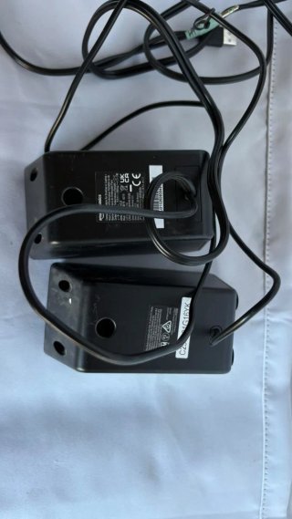 Altavoces Amazon Basics Negros