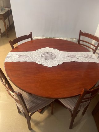 Mesa y 4 Sillas Madera Maciza