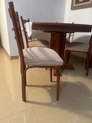 Mesa y 4 Sillas Madera Maciza